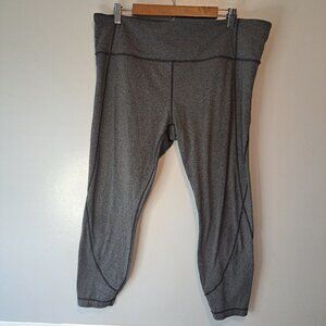 Athleta Womens Gray Capri Leggings Plus Size 1X Athleisure High‎ Rise Yoga Pants